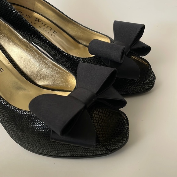 Ron White, All Day Heels 38.5 (like new). Comfortable soles and lovely satin bow - Picture 3 of 9